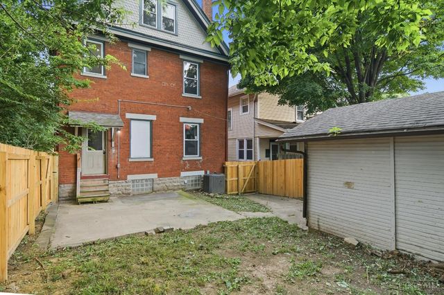 3070 Wardall Avenue, Cincinnati, OH 45211