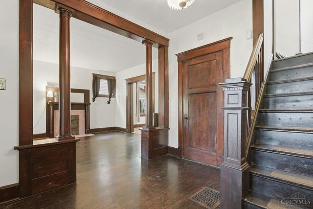 3070 Wardall Avenue, Cincinnati, OH 45211