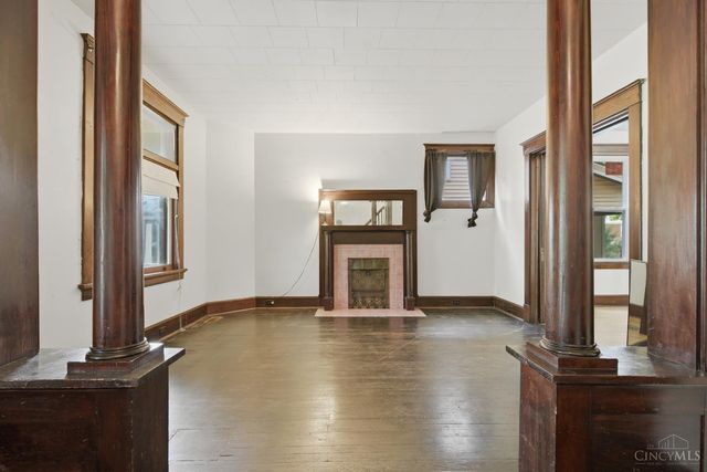 3070 Wardall Avenue, Cincinnati, OH 45211