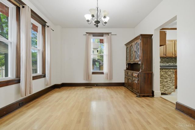 3070 Wardall Avenue, Cincinnati, OH 45211