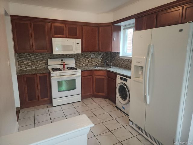 65-08 77 Street 2, Middle Village, NY 11379