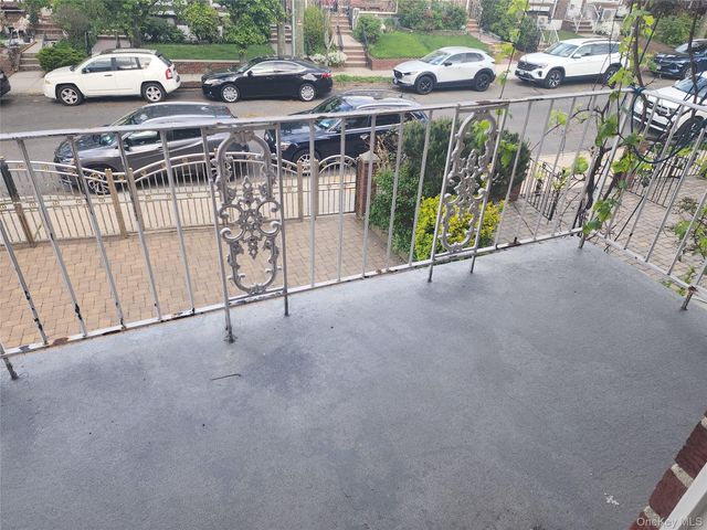 65-08 77 Street 2, Middle Village, NY 11379
