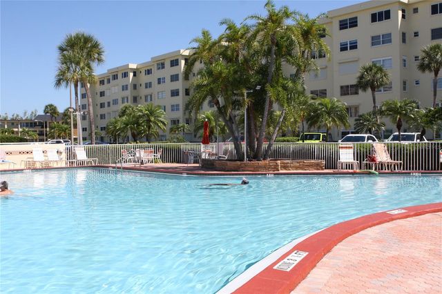 4725 COVE CIRCLE 906, St Petersburg, FL 33708