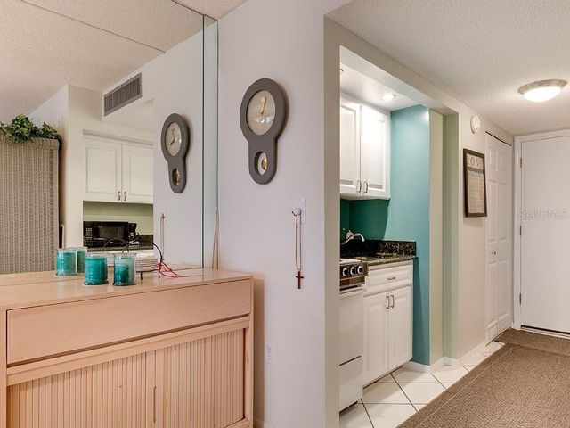 4725 COVE CIRCLE 906, St Petersburg, FL 33708