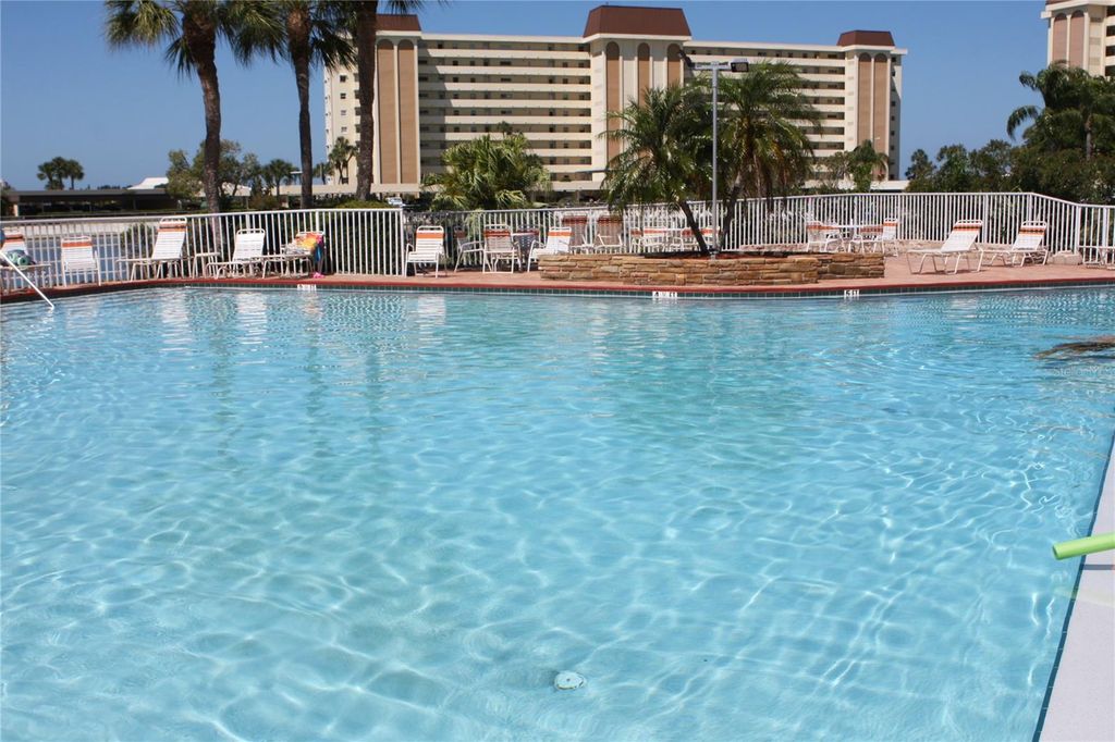 4725 COVE CIRCLE 906, St Petersburg, FL 33708