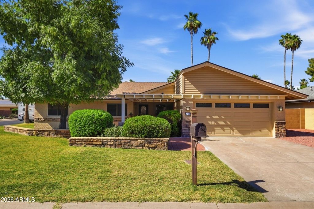 240 N ANCORA Drive N, Litchfield Park, AZ 85340