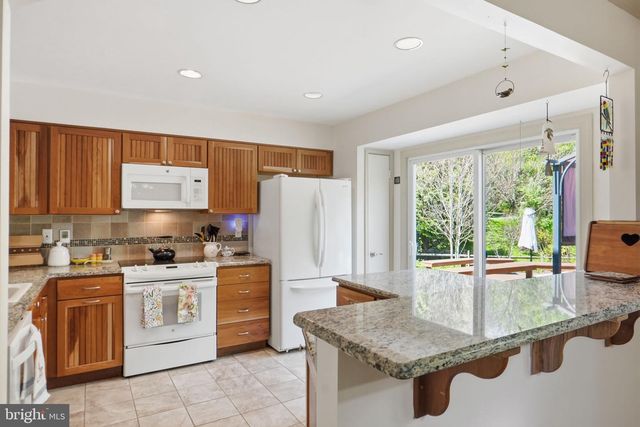 9509 SNYDER MILL CT, Montgomery Village, MD 20886