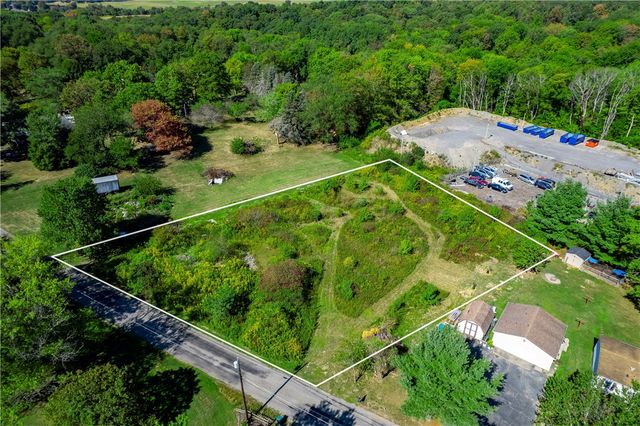 112 Elgie Dr, Center Twp, PA 16001