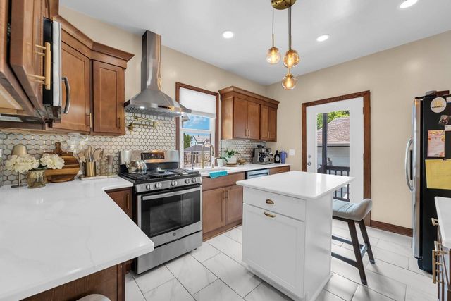 4917 19th AVENUE, Kenosha, WI 53140