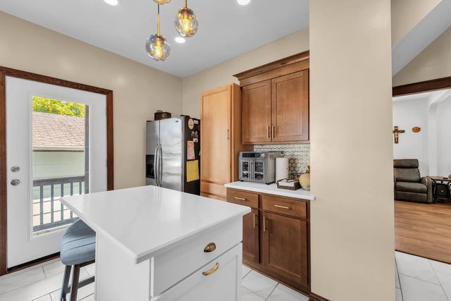 4917 19th AVENUE, Kenosha, WI 53140