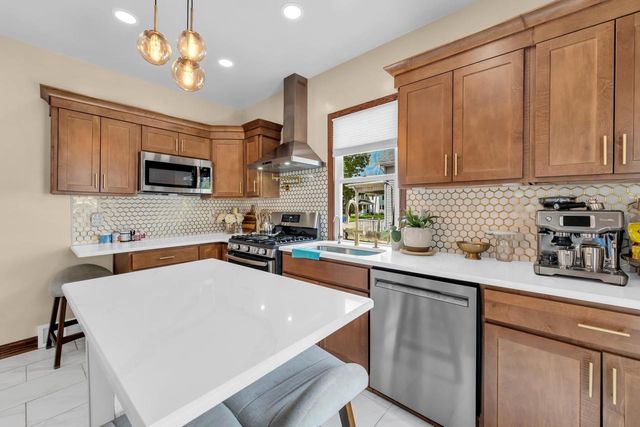 4917 19th AVENUE, Kenosha, WI 53140