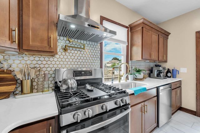 4917 19th AVENUE, Kenosha, WI 53140