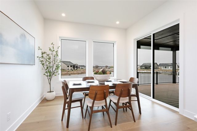 8233 Mahon Court, Johnston, IA 50131