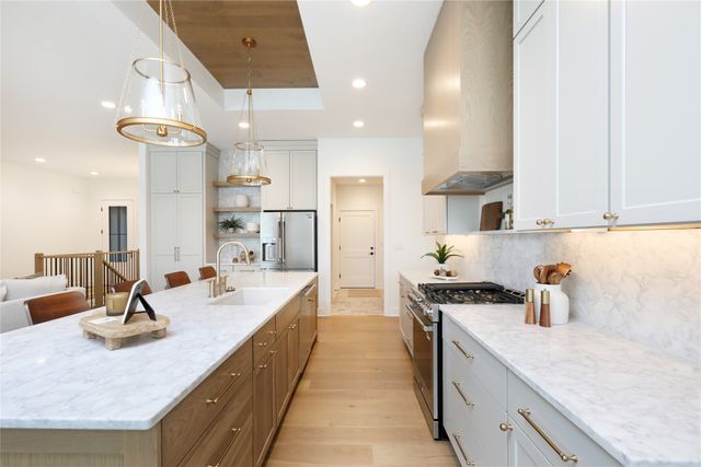 8233 Mahon Court, Johnston, IA 50131