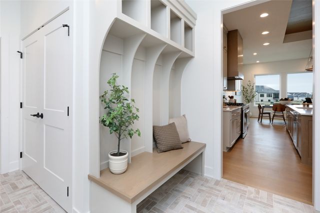 8233 Mahon Court, Johnston, IA 50131