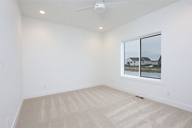 8233 Mahon Court, Johnston, IA 50131