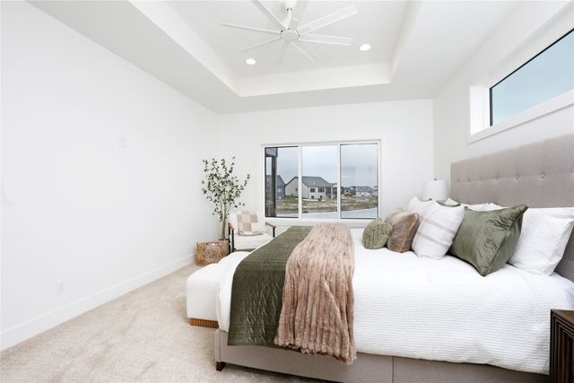 8233 Mahon Court, Johnston, IA 50131