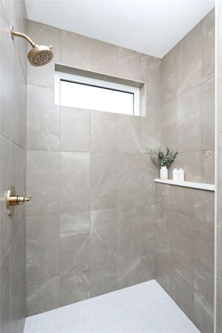 8233 Mahon Court, Johnston, IA 50131