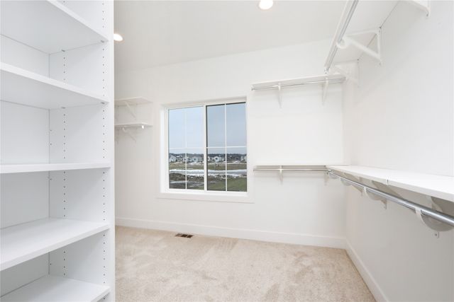 8233 Mahon Court, Johnston, IA 50131