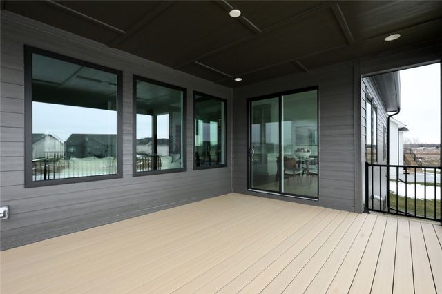 8233 Mahon Court, Johnston, IA 50131