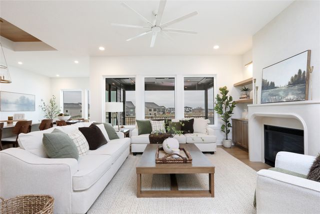 8233 Mahon Court, Johnston, IA 50131