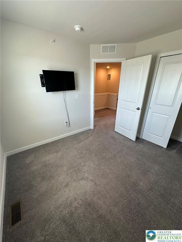 7614 Clayton Ave, Upper Saucon Twp, PA 18036