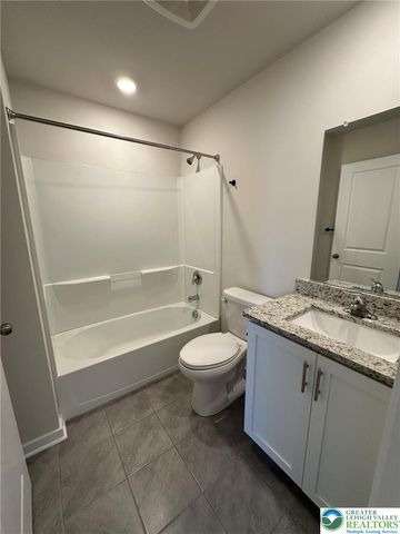 7614 Clayton Ave, Upper Saucon Twp, PA 18036