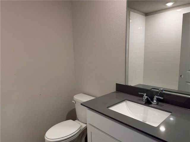 1285 Wilkins Valley St, Brenham, TX 77833