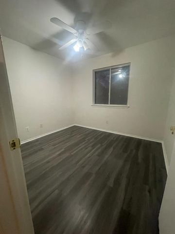 221 Britni LOOP, Kyle, TX 78640