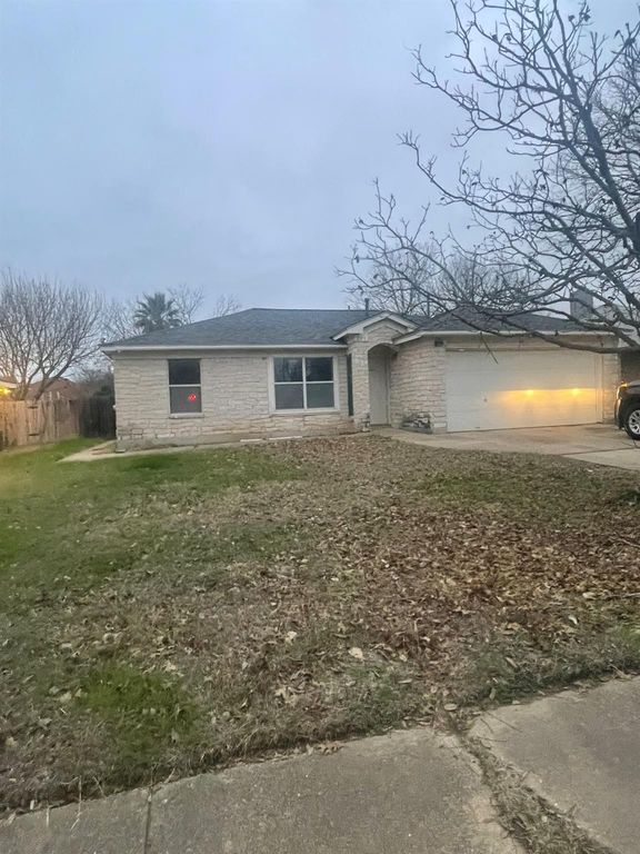 221 Britni LOOP, Kyle, TX 78640