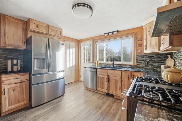 592 Stony Hill Rd, Wilbraham, MA 01095