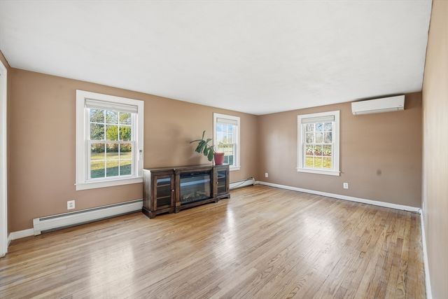 592 Stony Hill Rd, Wilbraham, MA 01095