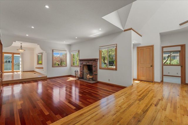 206 Ravenswood Court, Santa Cruz, CA 95060