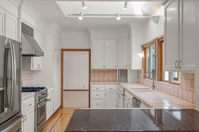 206 Ravenswood Court, Santa Cruz, CA 95060