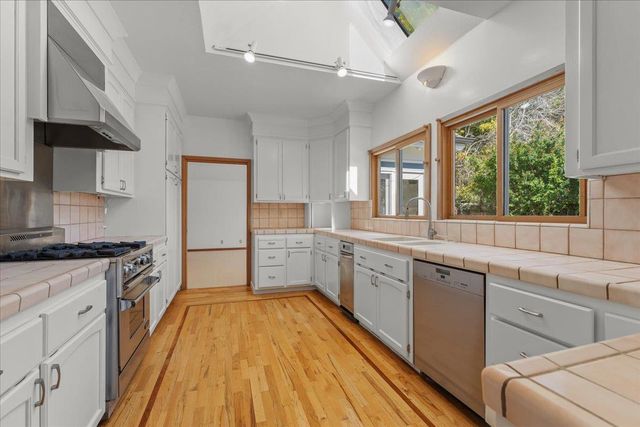 206 Ravenswood Court, Santa Cruz, CA 95060