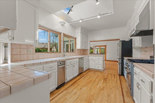 206 Ravenswood Court, Santa Cruz, CA 95060