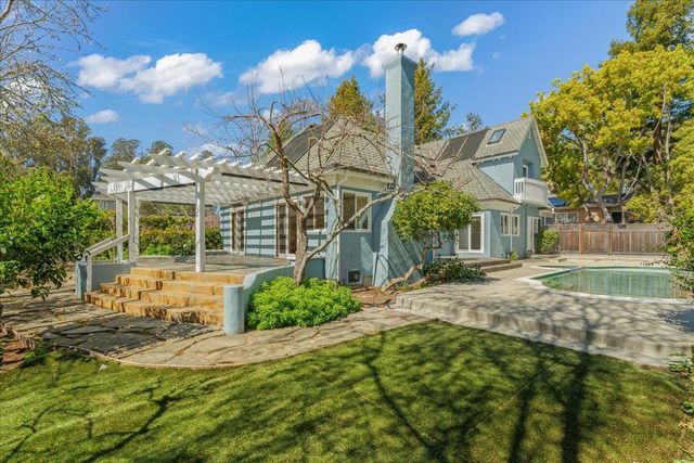 206 Ravenswood Court, Santa Cruz, CA 95060