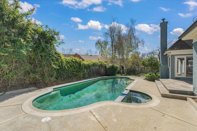 206 Ravenswood Court, Santa Cruz, CA 95060