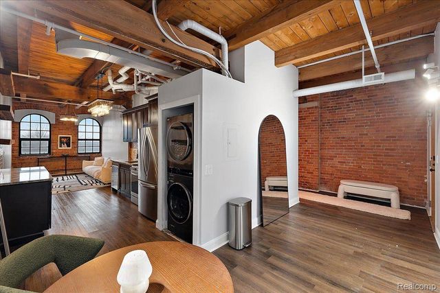 6533 E Jefferson Avenue 329, Detroit, MI 48207