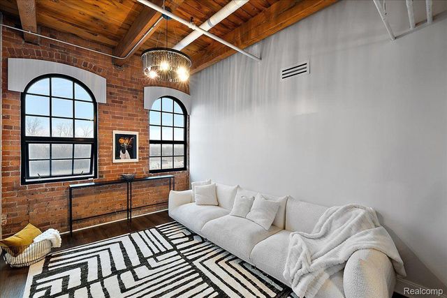 6533 E Jefferson Avenue 329, Detroit, MI 48207