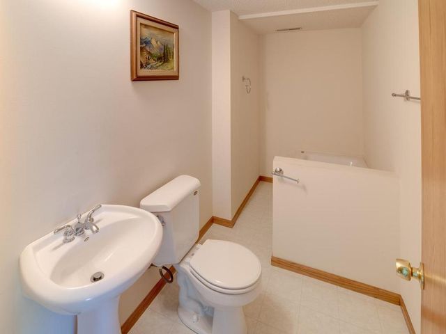 15329 Wilderness Ridge Road NW, Prior Lake, MN 55372
