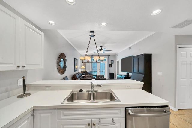 3604 54TH DRIVE W 102, Bradenton, FL 34210