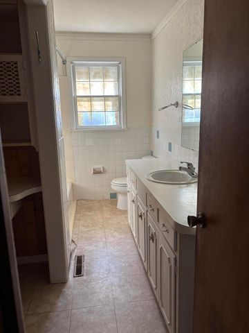 846 S Barnes Avenue, Springfield, MO 65802