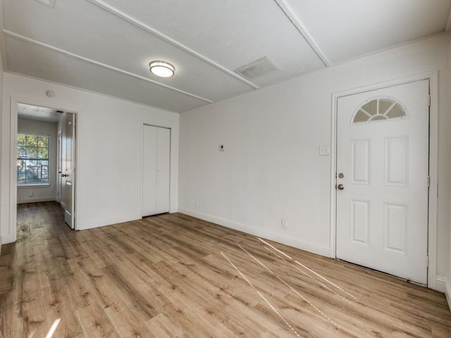 6439 Hollis Avenue, Dallas, TX 75227