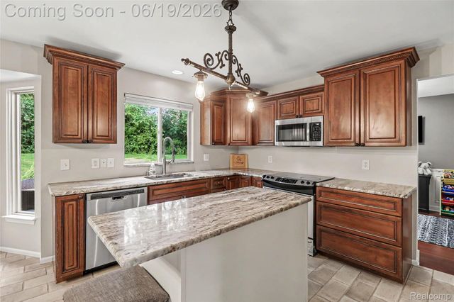 2548 Empire Court, Rochester Hills, MI 48309