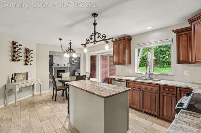 2548 Empire Court, Rochester Hills, MI 48309