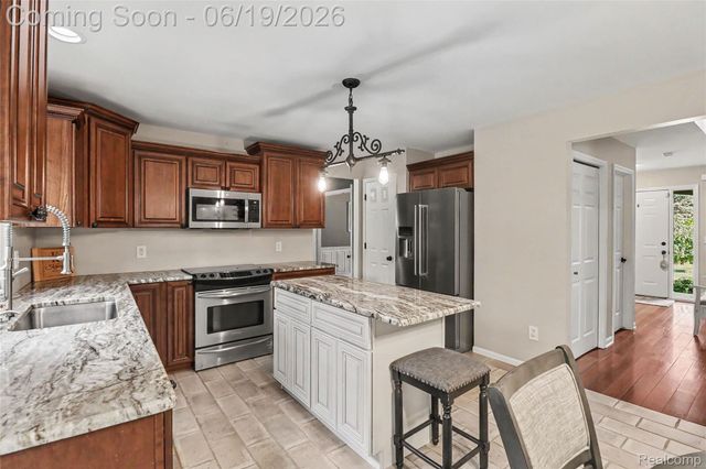 2548 Empire Court, Rochester Hills, MI 48309