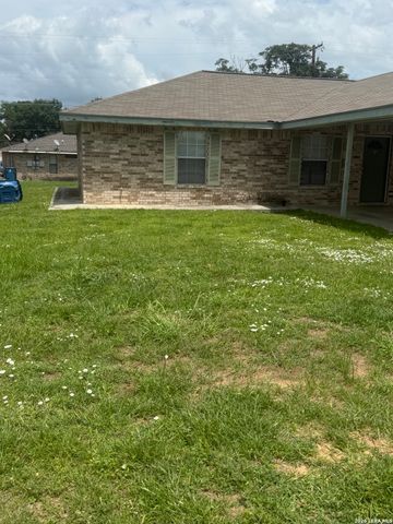 1052 LONG ST, Pleasanton, TX 78064