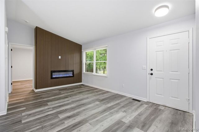 41837 King Edward Court, Clinton Township, MI 48038