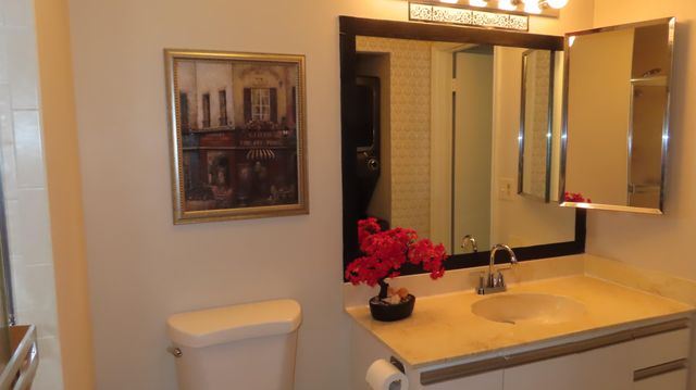 10101 Mangrove Drive 201, Boynton Beach, FL 33437